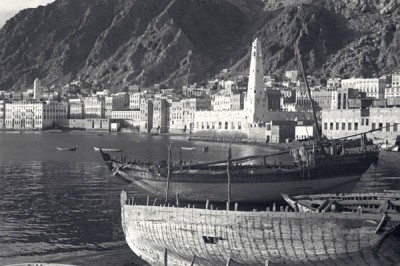 Coastline at Mukalla. Yemen, 1946. Wilfred Thesiger Photo. Oxfor U Pitt Rivers Photo Collection